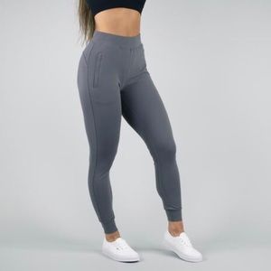 Alphalete Premium Joggers - Grey